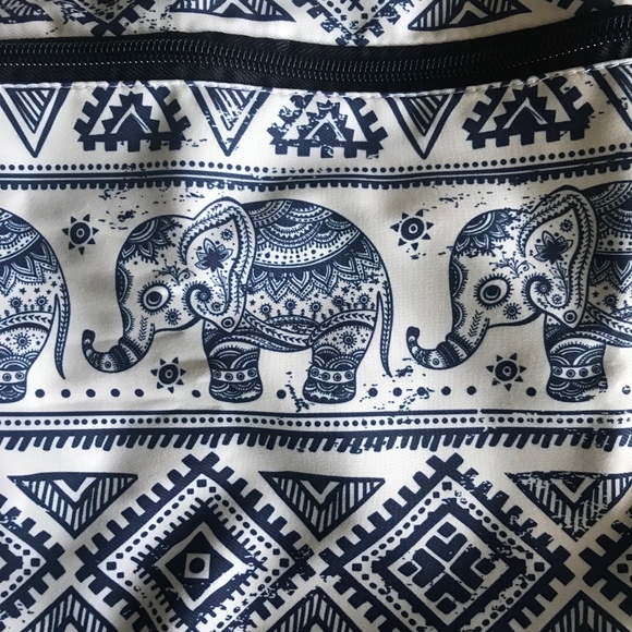 Elephant Print Drawstring Backpack - Picture 4 of 8